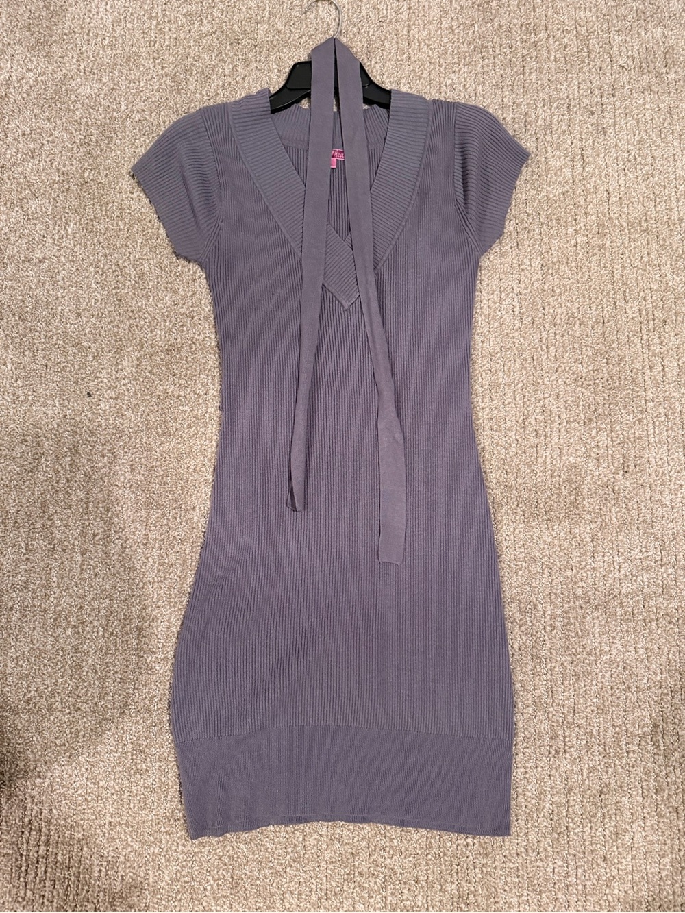 Derek Heart Ribbed V-Neck Knit Dress in Gray